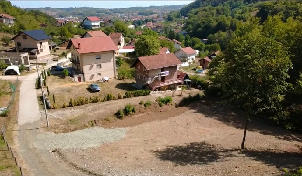 Čelinac JUG | 1.703 m2 | 15 min pješke do centra