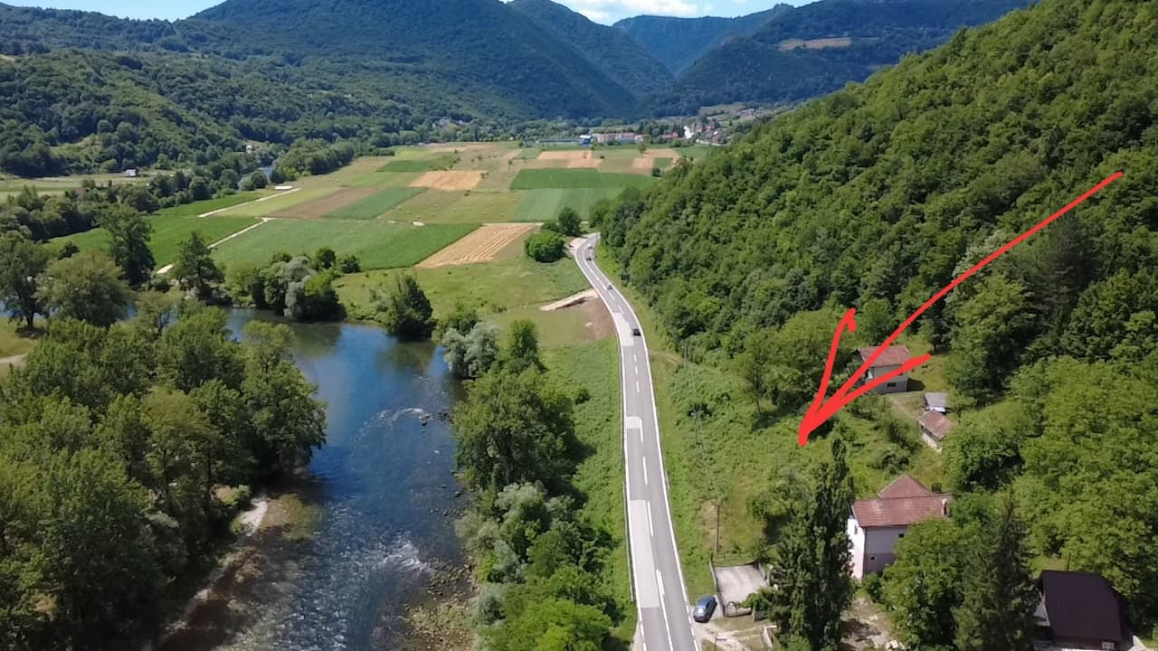928m2 uz Vrbas. Mjesto za odmor danas, vrijedna investicija sutra - slika 1